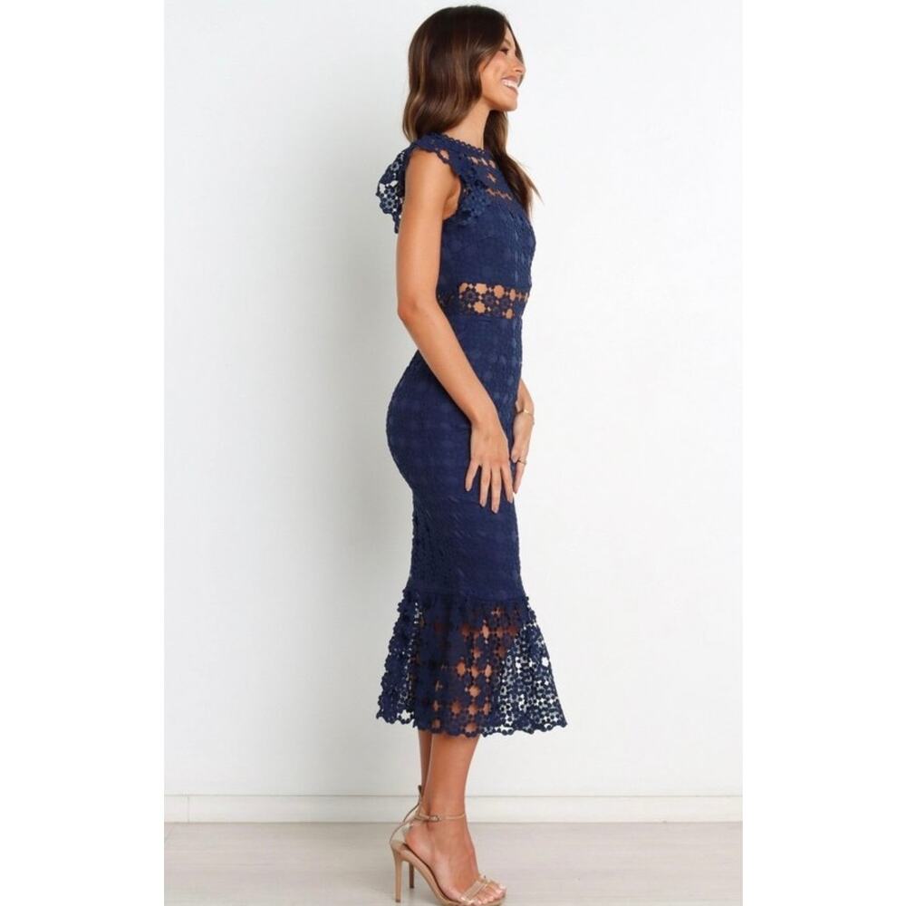 Petal & Pup Lauren Dress Size 8 Navy Crochet Lace Midi Mermaid NWT - Picture 4 of 9